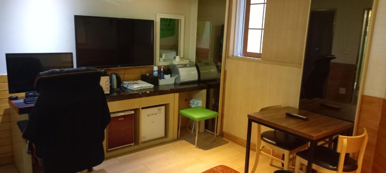Design Motel T Ulsan Bagian luar foto